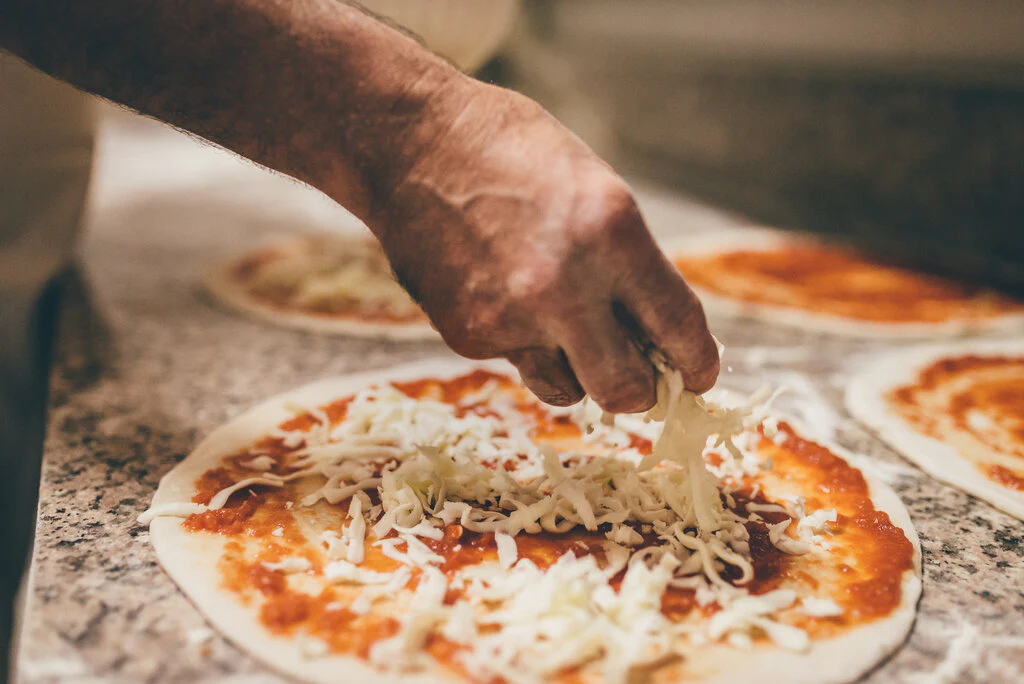 cách làm bánh pizza tại nhà