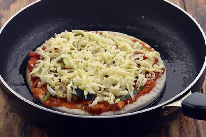 Những lưu ý khi làm bánh pizza bằng chảo tại nhà